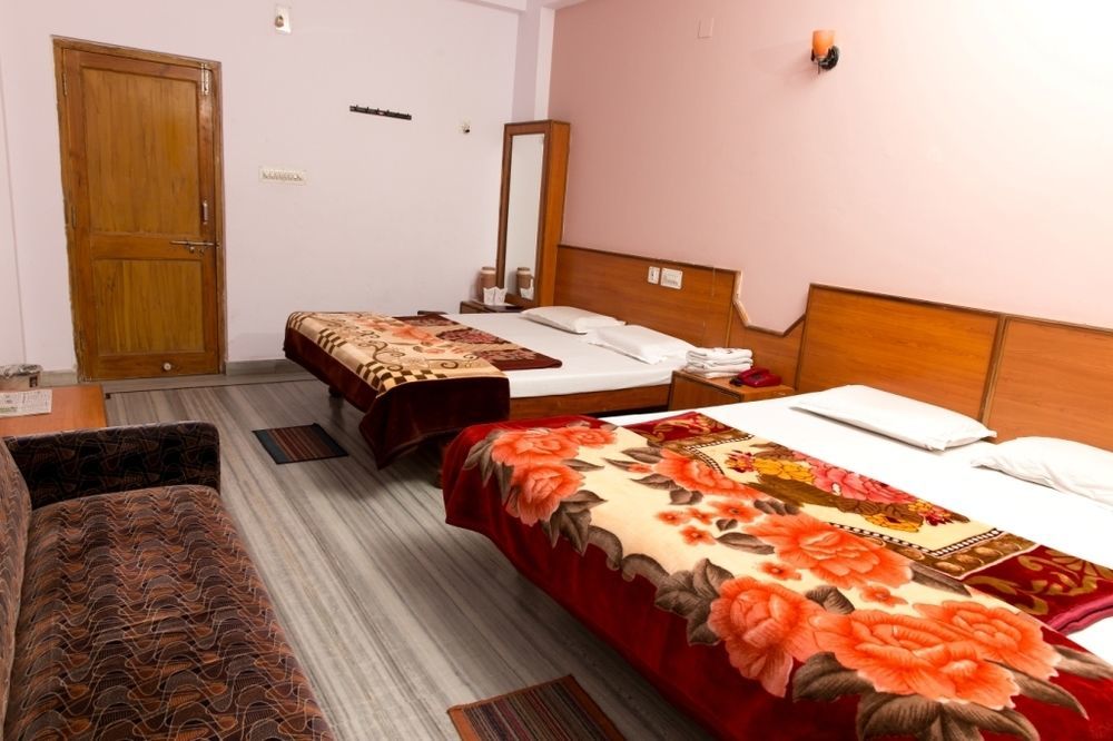 Hotel Udai Palace - Centrally Located Budget Family Stay أُودايبور المظهر الخارجي الصورة